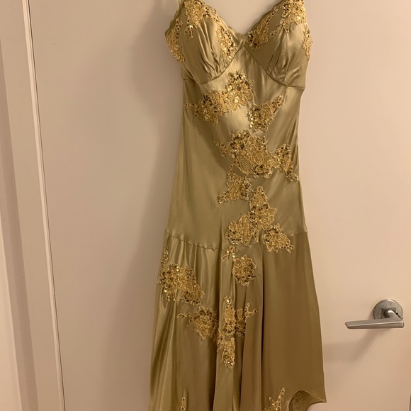 Dresses & Skirts - Gold dress